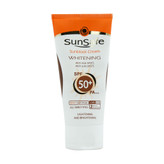 خرید اینترنتی کرم ضد آفتاب SPF50 روشن کننده سان سیف مناسب انواع پوست حجم 50 میلی لیتر از چاوک آنلاین شاپ
